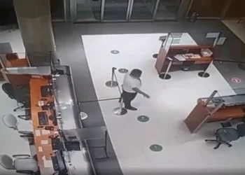 Hospital security attends to ‘ghost patient’ after dying the day before (video)
