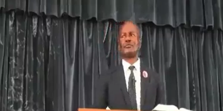 Moment armed robbers invaded Seventh Day Adventist Church while pastor was preaching (video)