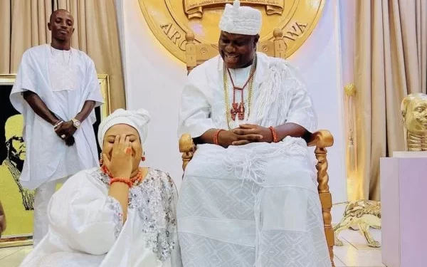 Nkechi Blessing meets Ooni, says ‘I haven’t laughed this hard in a long time’ (Photos)