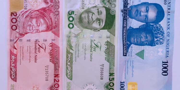 FG unveils redesigned naira notes to general public (Photos)