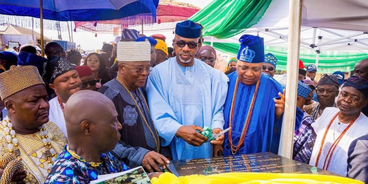 Abiodun commissions Arepo-Journalists Estate Road