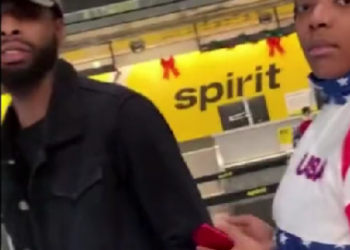 Man catches his wife about to get on a flight with another man after claiming she was travelling with her sister (video)