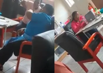 Watch as angry patient throws urine at nurses who were sitting in a canteen ‘gossiping’ after he spent 4 hours waiting to be attended to