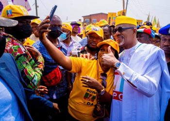 2023: Abiodun campaign train hits Ijebu East, commissions Esure road
