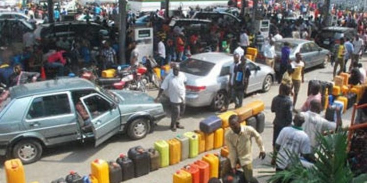 FG blames fuel scarcity on cross-border smugglers, says over 1.6bn litres available