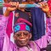 Youths chase down bus carrying snacks for Tinubu’s supporters, cart away cartons (VIDEO)