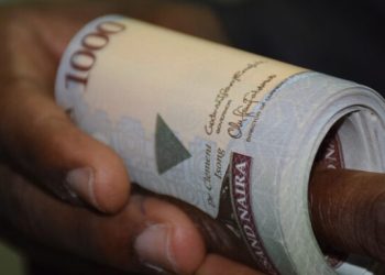 Banks, businesses comply with CBN’s directive on old notes — but shortage persists