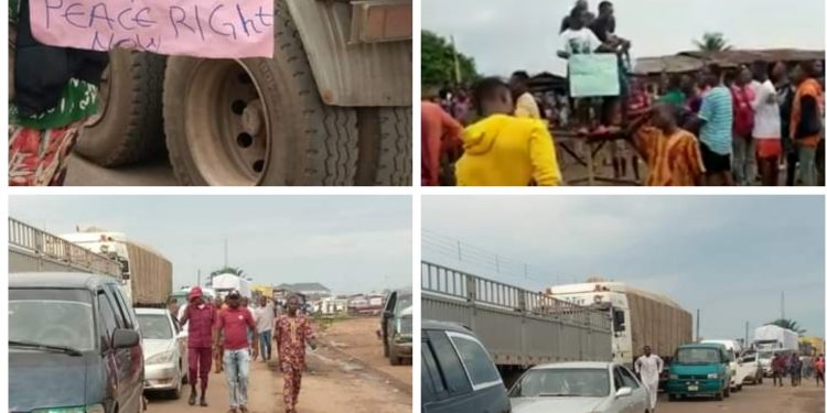 Protesting youths block highway over kidnapping of residents in Ondo community