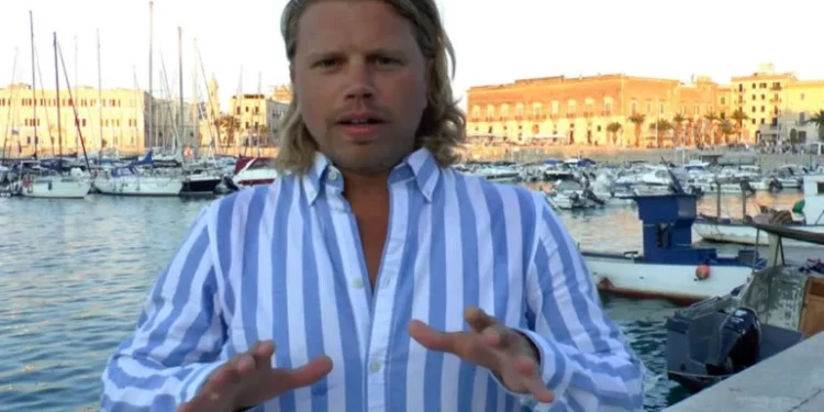 Court asks serial sperm donor to stop after fathering 550 children