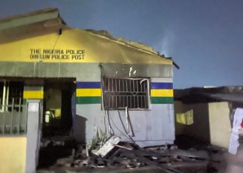 Lagos Police Station set on fire by rampaging Youths (photo)