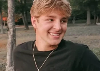 17-yr-old American commits suicide after extortion by 3 Nigerians