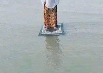 Police arrest woman pretending to pray on water in Guinea