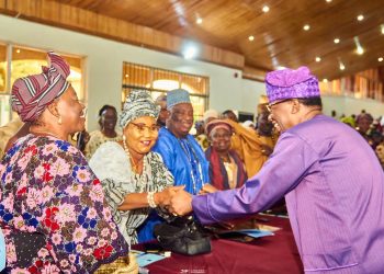 400 traders, artisans empowered as Daniel launches microcredit scheme (Photos)