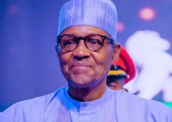 Video of Buhari strolling in Daura after London trip goes viral