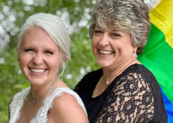 Woman marries her favorite school teacher who is 25 years older and often mistaken for her mother