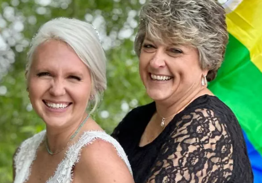 Woman marries her favorite school teacher who is 25 years older and often mistaken for her mother