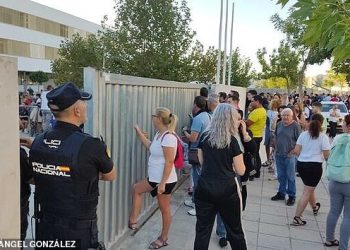 14 year old student ‘stabbed’ teacher ‘ in the eye’, knifed two pupils at Spanish school