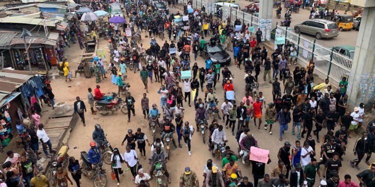 Gridlock in Abeokuta, as youths demand justice for Mohbad