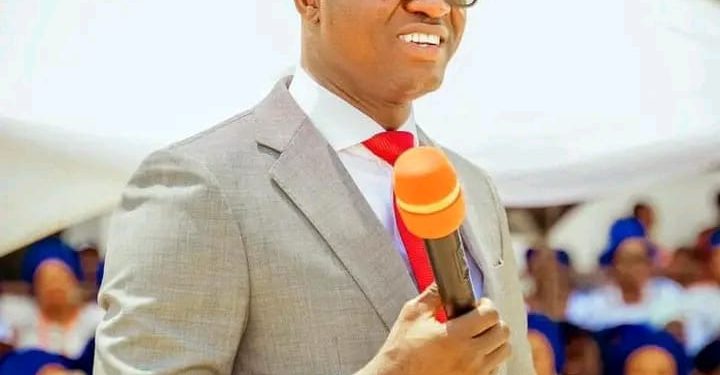 Governor Nwifuru Pays Gratuity To Retirees In Ebonyi