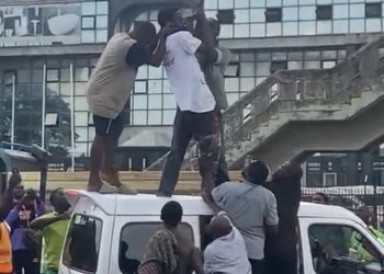 Man rescued, prevented from committing suicide in Lagos [Video