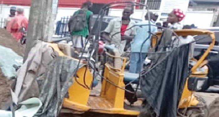 Pregnant Woman, Tricycle Rider Crushed In Lagos Auto Crash