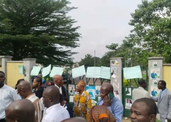 Osun judiciary workers lock high court in protest against chief judge