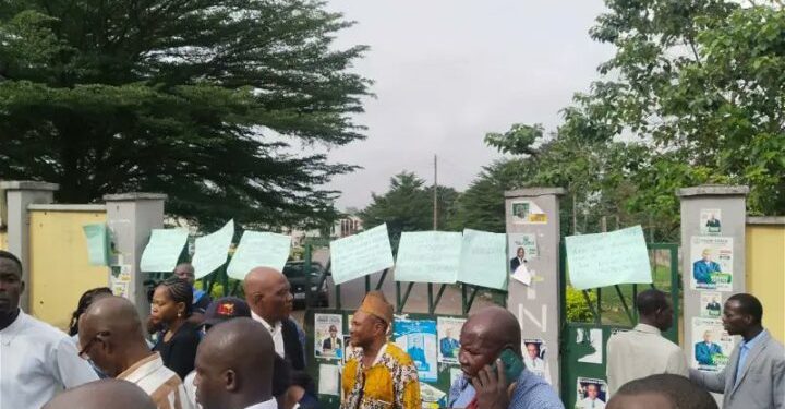 Osun judiciary workers lock high court in protest against chief judge