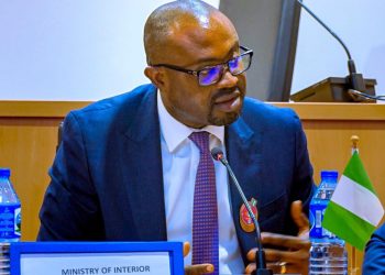 Tunji-Ojo orders probe of NIS officials at Seme border over ‘misconduct’