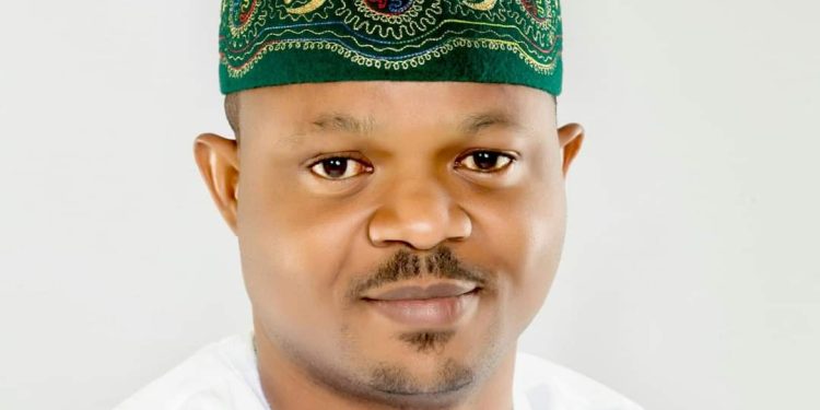 Armstrong Akintunde, DACA Convener, Rolls Out Christmas Gifts To Over 5000 Members In Ogun