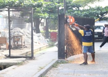 Lagos Removes Inner Gates In Lekki To Ease Traffic
