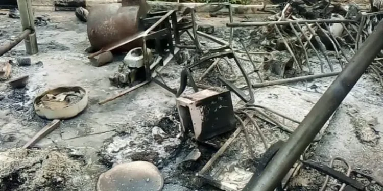 Irate youth raze king’s palace, commissioner’s home over burial rites