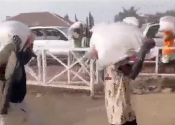 Again, residents attack and loot a truck carrying food items in Dei-Dei area of Abuja