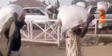 Again, residents attack and loot a truck carrying food items in Dei-Dei area of Abuja