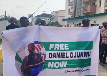 Alleged cyber crime: Groups storm police headquarters in Abuja, demand release of detained journalist, Daniel Ojukwu