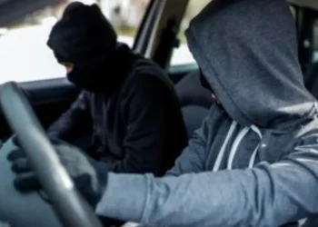 Thieves drive away car with 3-year-old inside as father leaves engine running to open gate