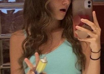 17 year old girl’s lung burst after vaping the equivalent of 57 cigarettes a day