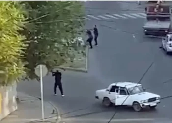 Gunmen kill priest, six police officers in attacks on synagogue, church