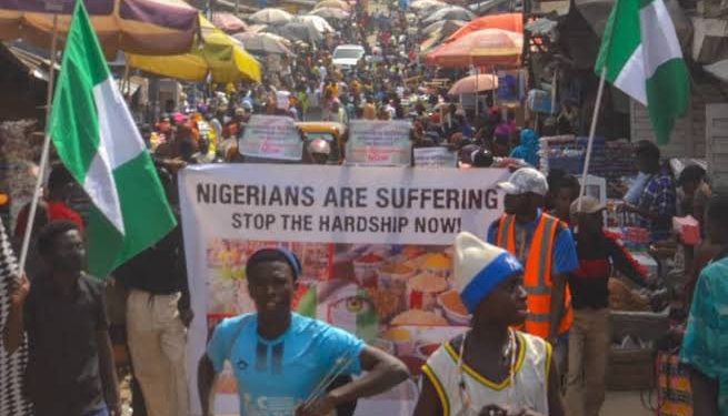 Youths block Abuja-Kaduna road as hunger protest begins in Niger state