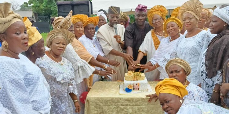 Ogun Speaker, Ex-High Commissioner, Women Group Celebrate Akinrogun Osoba @85