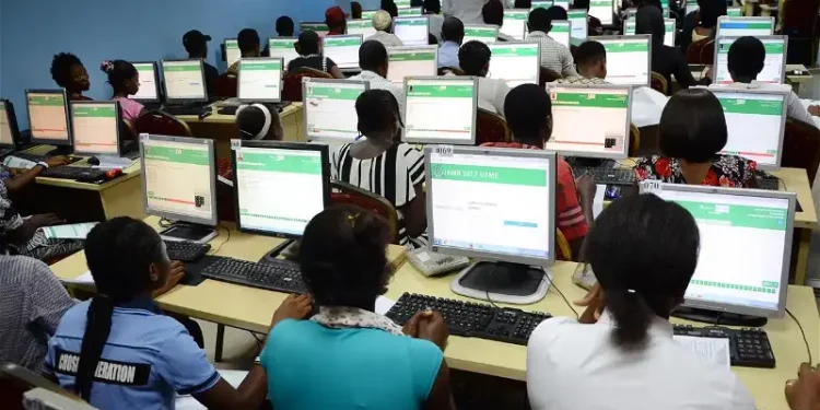 FG makes U-turn, sets 16 as minimum age for tertiary institution admission