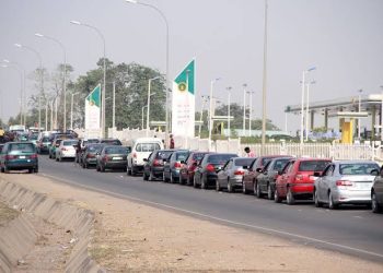Fuel Queues Resurface, As NNPCL Blames Logistics, Flooding