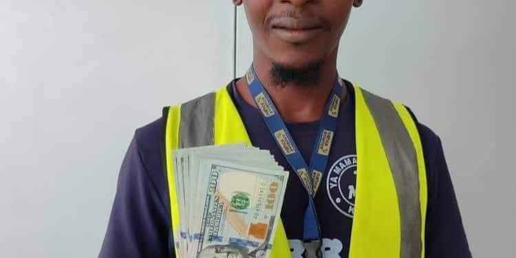 Kano airport cleaner returns $10,000 found in aircraft