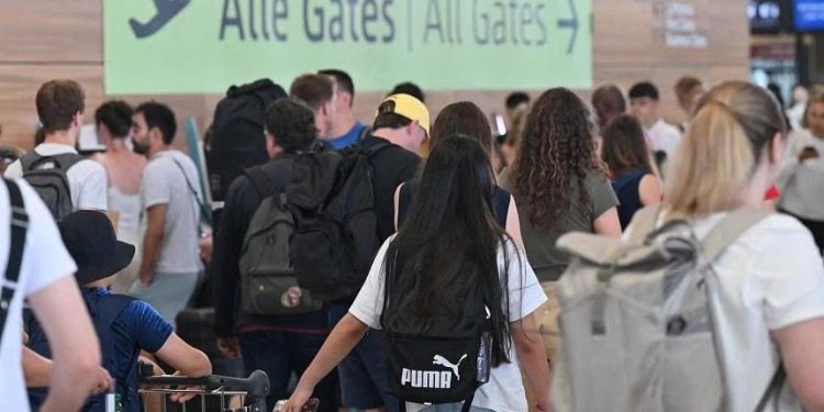 Man sneaks past security, boards plane without ticket two days in a row