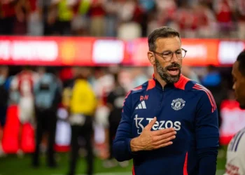 Man Utd confirms Van Nistelrooy’s exit as Amorim arrives in UK