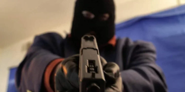 Benin: Yahoo boy shot for refusing to remit N94m realised from internet fraud