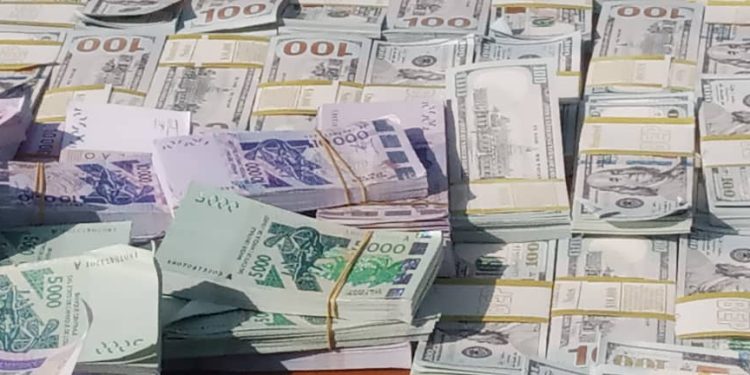 Kano Police recover counterfeit currencies in dollars, others worth over N100bn