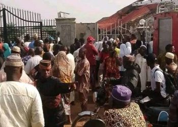 Customs officer, wife, four children d!e in fire accident in Osun
