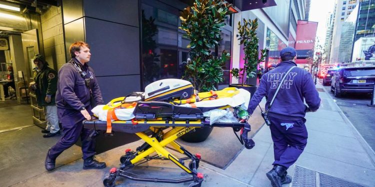 Man, 32, kills self inside luxury hotel room