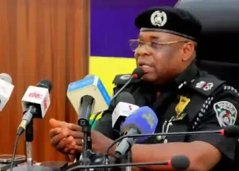 13-yr-old pupil arrested for threatening schoolmates with father’s gun