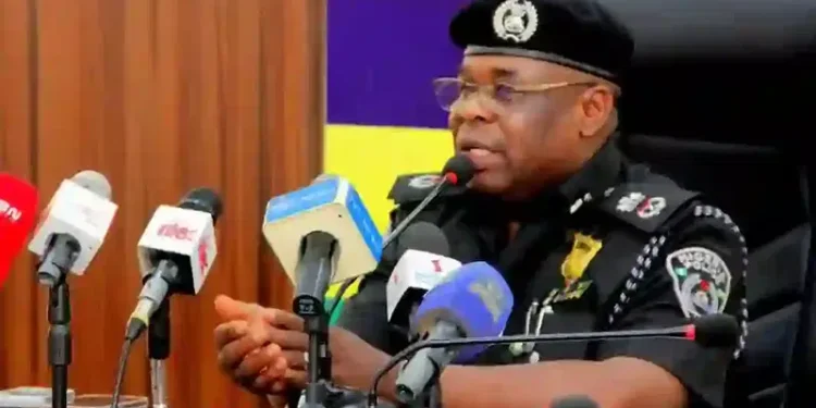 13-yr-old pupil arrested for threatening schoolmates with father’s gun